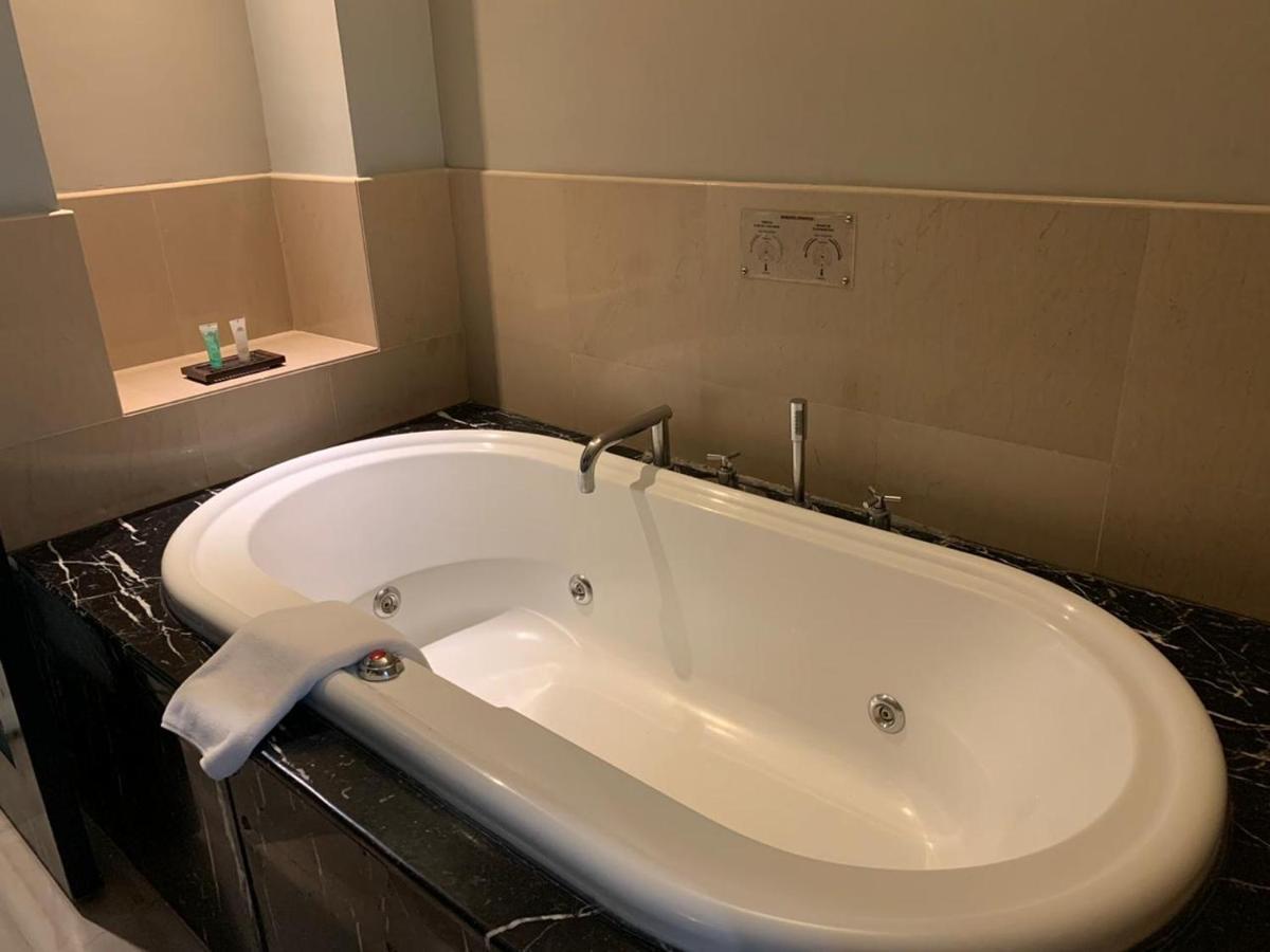 Surya Hotel & Cottages Prigen Εξωτερικό φωτογραφία