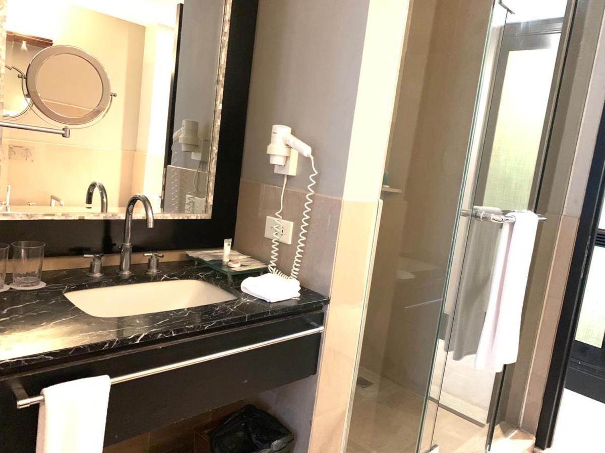 Surya Hotel & Cottages Prigen Εξωτερικό φωτογραφία