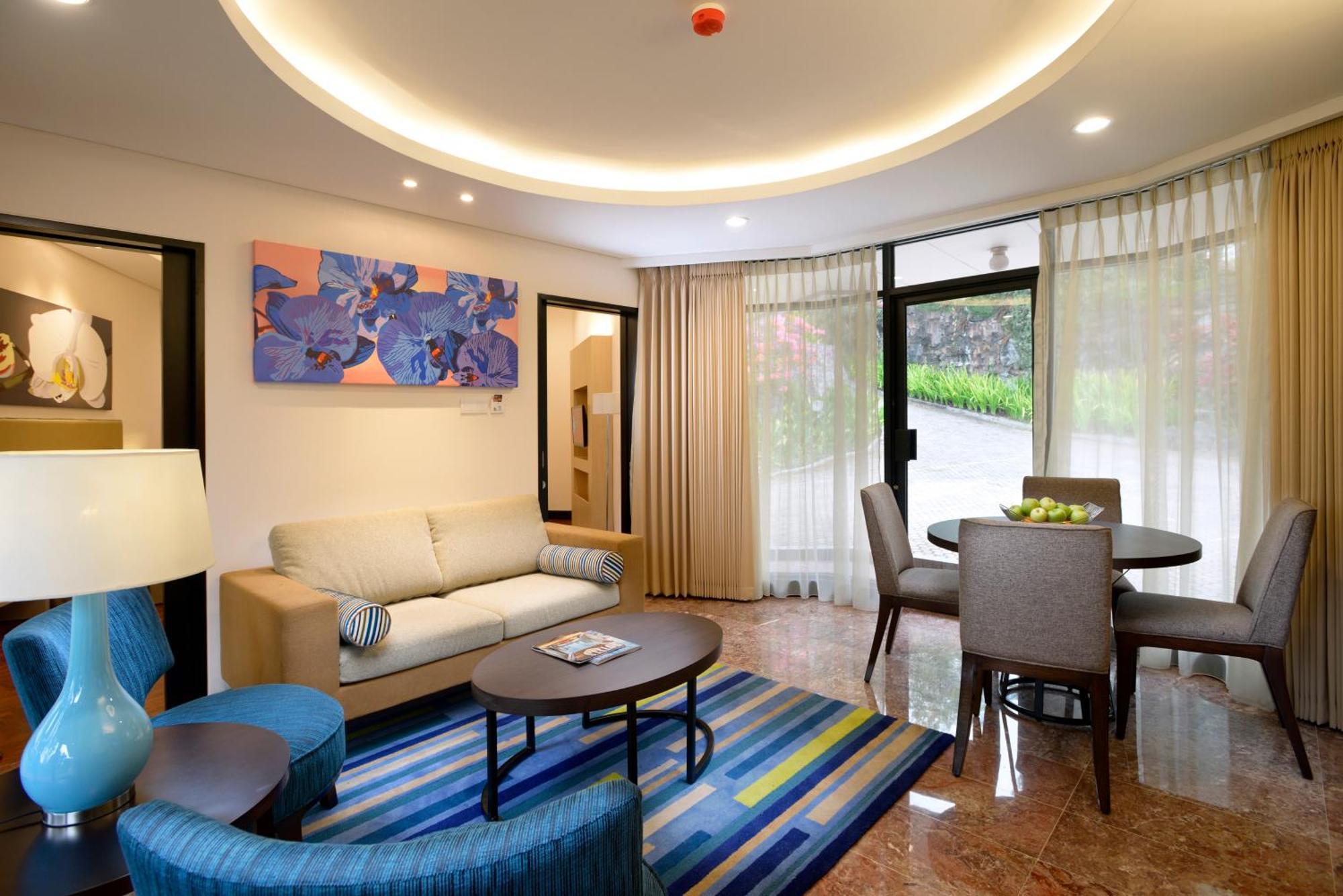 Surya Hotel & Cottages Prigen Εξωτερικό φωτογραφία