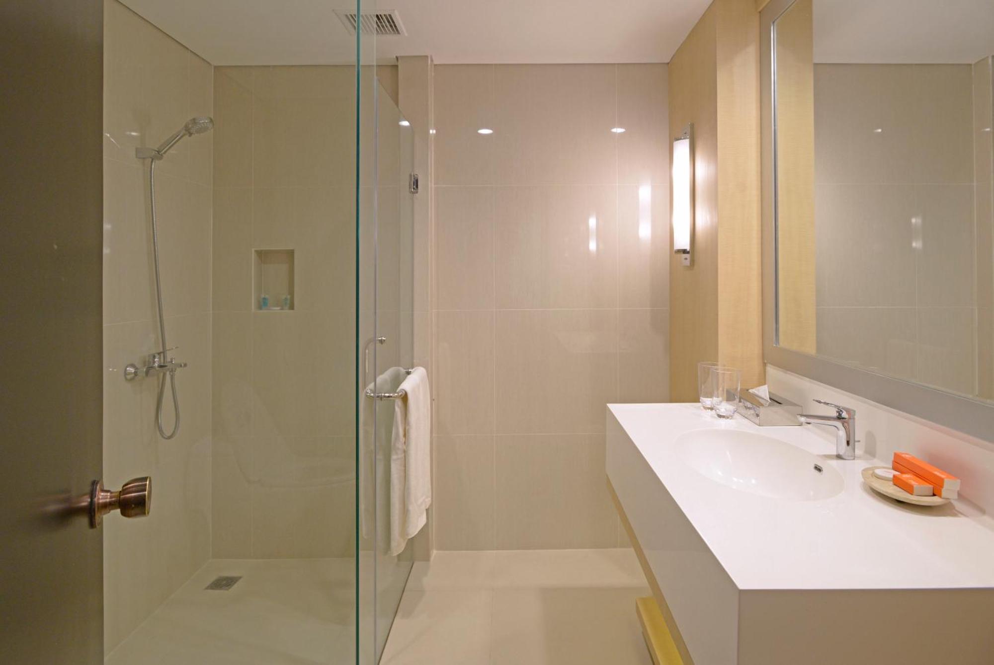 Surya Hotel & Cottages Prigen Εξωτερικό φωτογραφία