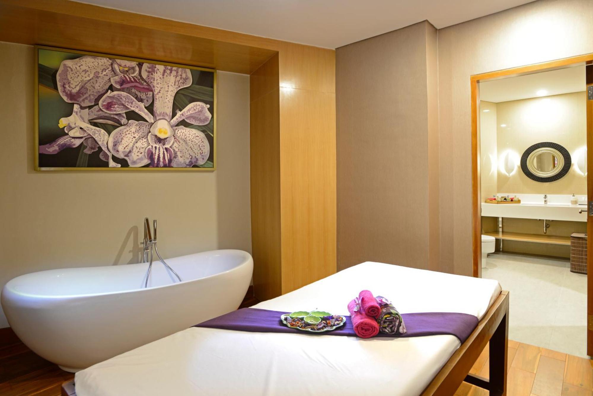 Surya Hotel & Cottages Prigen Εξωτερικό φωτογραφία