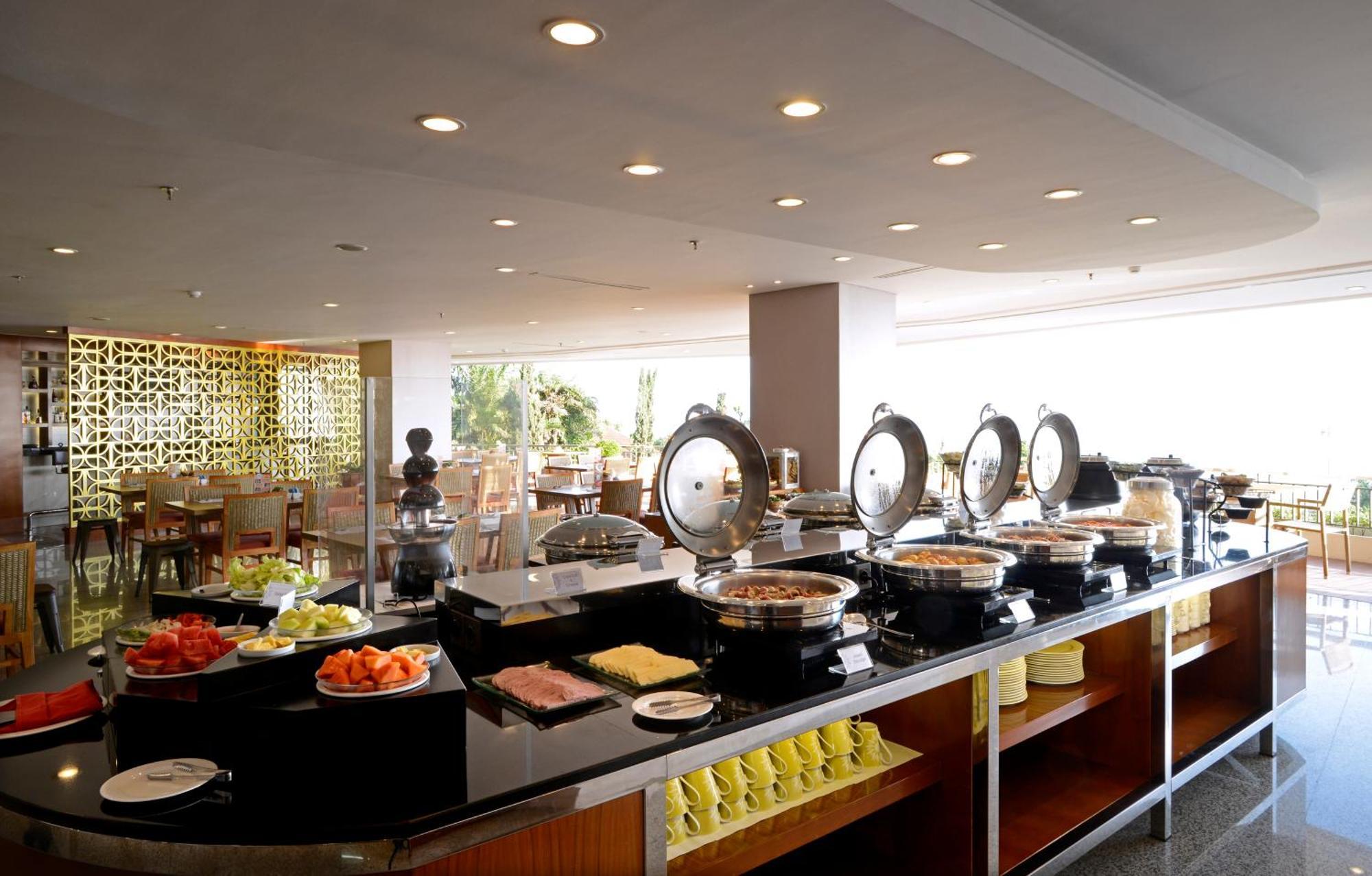 Surya Hotel & Cottages Prigen Εξωτερικό φωτογραφία