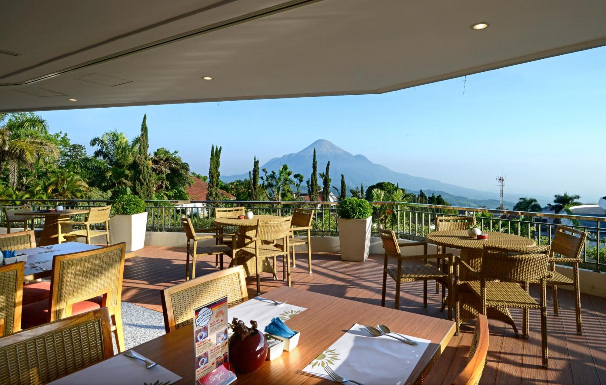 Surya Hotel & Cottages Prigen Εξωτερικό φωτογραφία