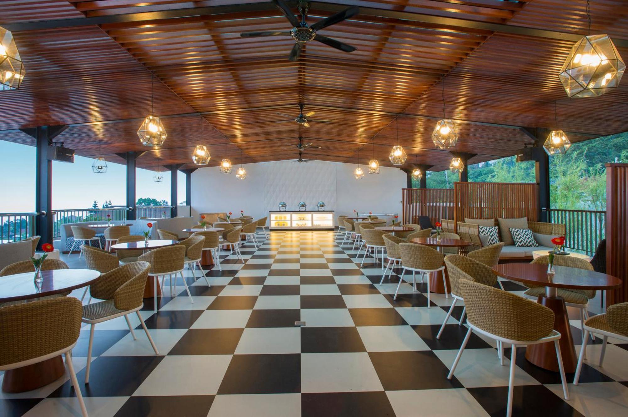 Surya Hotel & Cottages Prigen Εξωτερικό φωτογραφία