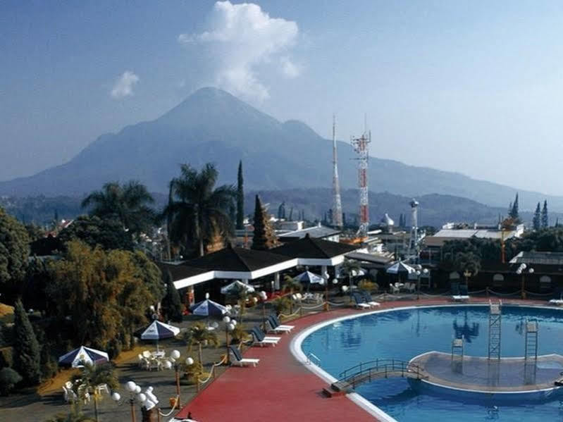 Surya Hotel & Cottages Prigen Εξωτερικό φωτογραφία